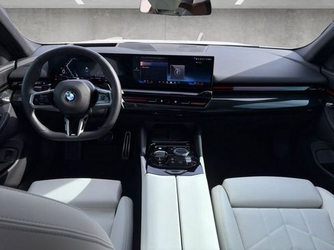 Used 2026 BMW 530i w/ M Sport Package RWD image 20