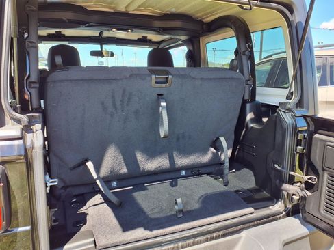 Used 2020 Jeep Wrangler Sport AWD/4WD image 19