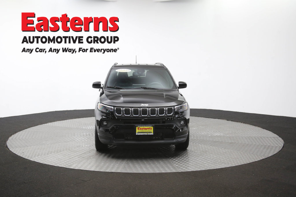 Used 2023 Jeep Compass Latitude AWD/4WD image 57