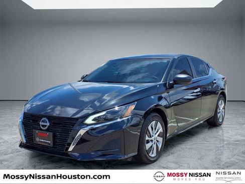 Used 2025 Nissan Altima 2.5 S FWD image 4