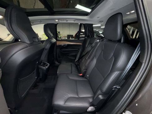 Used 2023 Volvo XC90 B6 Plus image 19