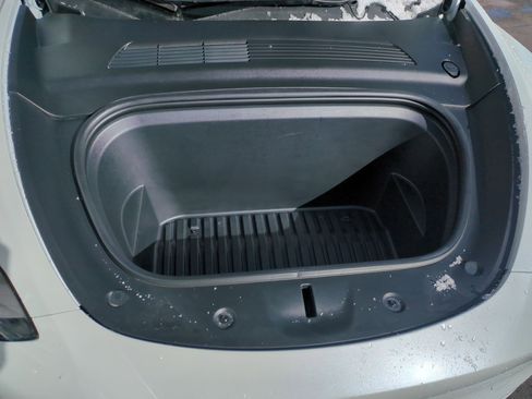 Used 2021 Tesla Model Y Performance image 35