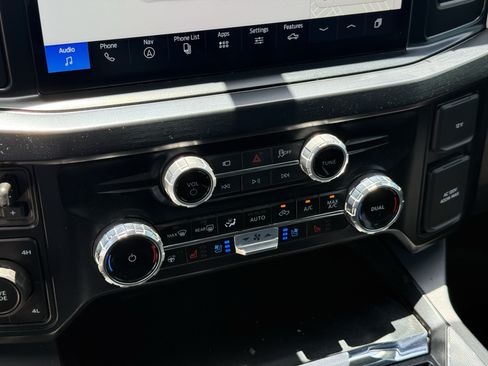 Used 2025 Ford F250 Lariat AWD/4WD image 23
