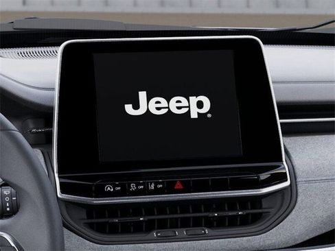 New 2026 Jeep Compass Latitude image 10