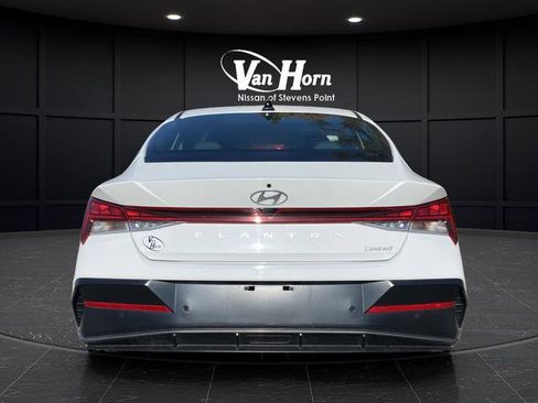 Used 2024 Hyundai Elantra Limited image 14