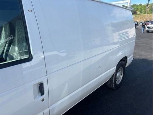 Used 2006 Ford E-150 and Econoline 150 RWD image 6