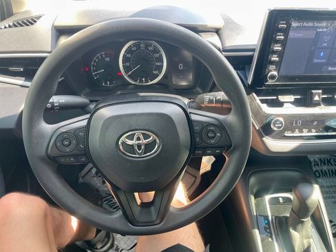 Used 2020 Toyota Corolla LE FWD image 8