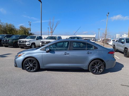 Used 2023 Toyota Corolla XSE image 7