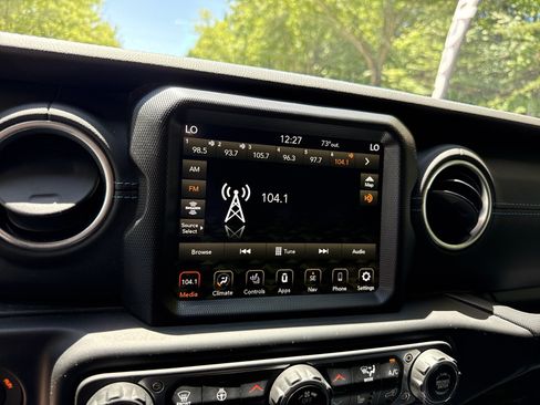 Used 2022 Jeep Wrangler Unlimited Rubicon 4xe w/ Cold Weather Group AWD/4WD image 30
