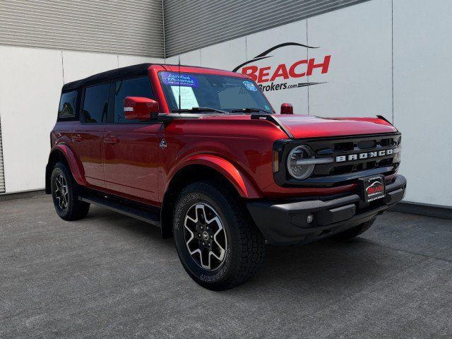 Used 2023 Ford Bronco Outer Banks AWD/4WD image 3