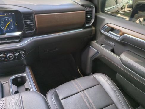 Used 2023 Chevrolet Silverado 1500 High Country w/ Technology Package AWD/4WD image 19