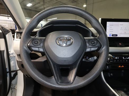 Used 2025 Toyota RAV4 XLE image 10