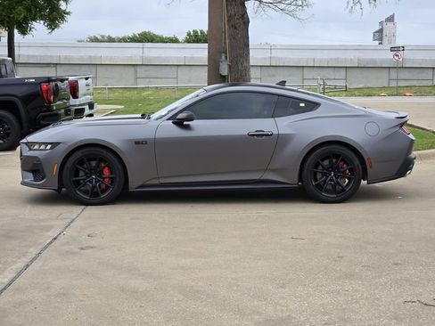 Used 2024 Ford Mustang GT Premium image 4