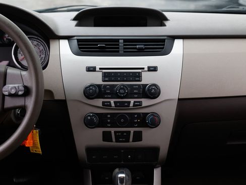 Used 2010 Ford Focus SE image 35