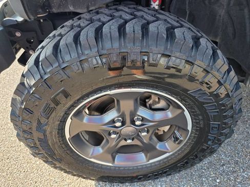 Used 2021 Jeep Gladiator Rubicon AWD/4WD image 11