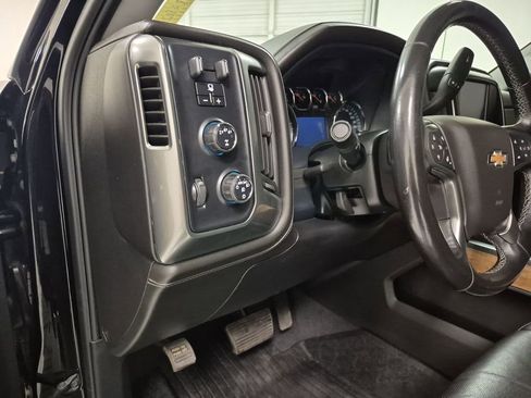 Used 2019 Chevrolet Silverado 2500 LTZ w/ Duramax Plus Package image 18