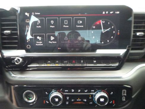 Used 2024 GMC Sierra 1500 SLT image 15