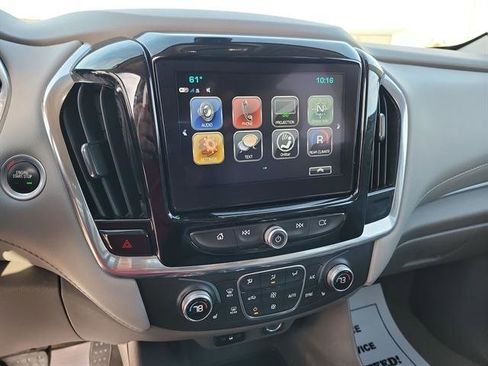 Used 2018 Chevrolet Traverse LT image 16