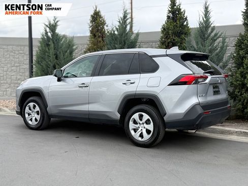 Used 2025 Toyota RAV4 LE AWD/4WD image 5