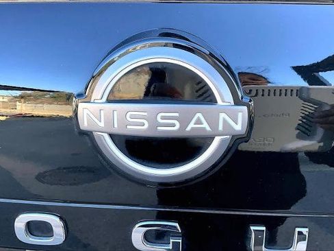 Certified 2023 Nissan Rogue SV image 29