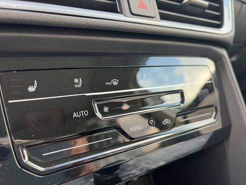 New 2026 Volkswagen Taos SEL AWD/4WD image 18