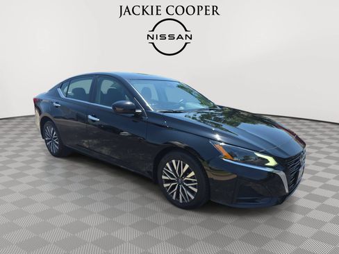 Used 2023 Nissan Altima 2.5 SV FWD image 3