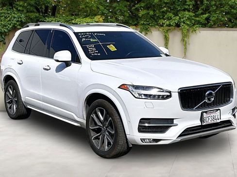 Used 2018 Volvo XC90 T6 Momentum w/ Convenience Package AWD/4WD image 1