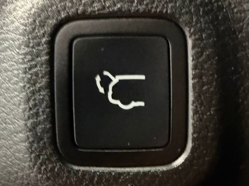 Used 2022 Jeep Compass Limited w/ Elite Group image 15