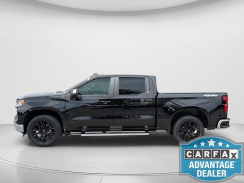 Used 2023 Chevrolet Silverado 1500 LT w/ Convenience Package II AWD/4WD image 3