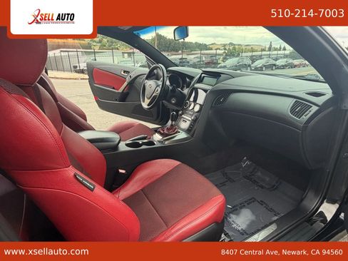 Used 2013 Hyundai Genesis 3.8 RWD image 8
