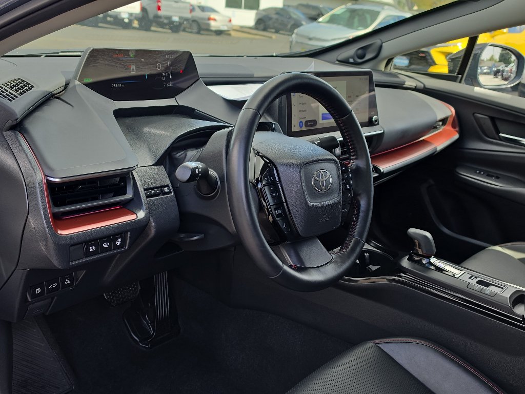 Used 2024 Toyota Prius Prime Premium FWD image 17