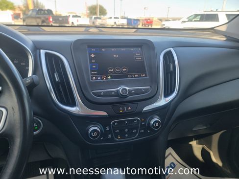 Used 2022 Chevrolet Equinox LT image 22