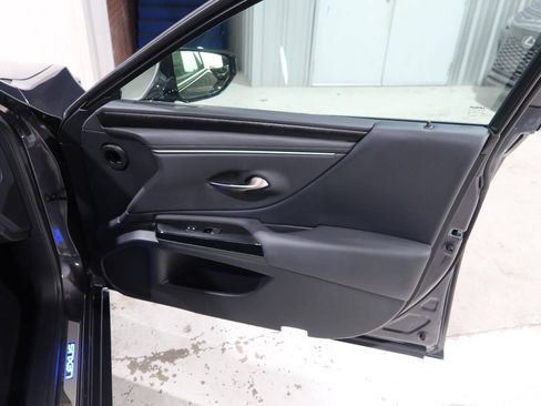 Used 2025 Lexus ES 300h F Sport w/ Accessory Package (Z2) FWD image 30