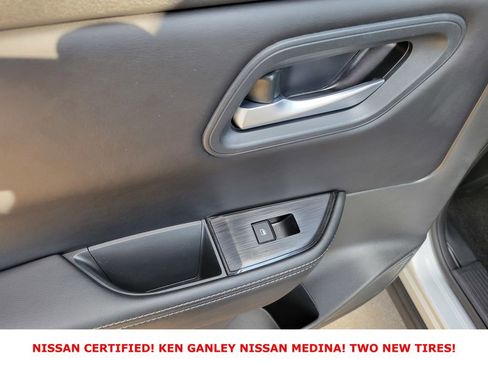 Certified 2025 Nissan Rogue SV image 39