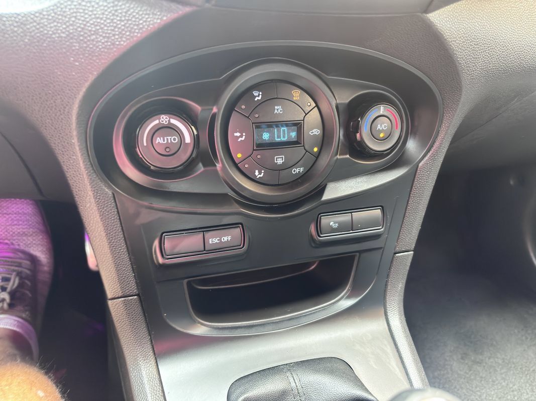 Used 2016 Ford Fiesta ST FWD image 26