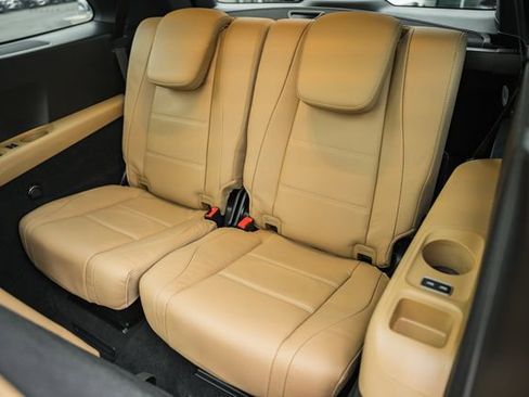 Certified 2025 Mercedes-Benz GLS 450 4MATIC image 36