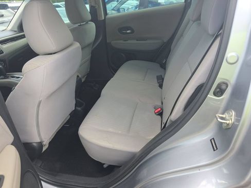 Used 2017 Honda HR-V LX image 4