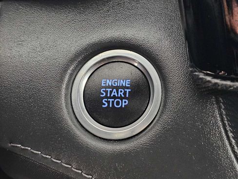 Used 2021 Toyota Highlander XSE FWD image 33