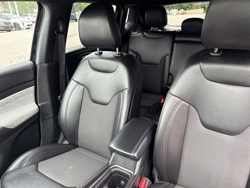 Used 2024 Jeep Compass Latitude AWD/4WD image 44