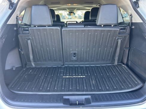 Used 2024 Toyota Highlander XLE image 17
