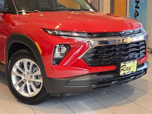 New 2026 Chevrolet TrailBlazer LS w/ LS Convenience Package FWD image 3