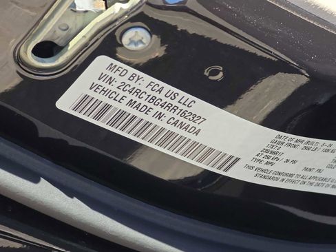 Certified 2024 Chrysler Pacifica Touring-L image 25