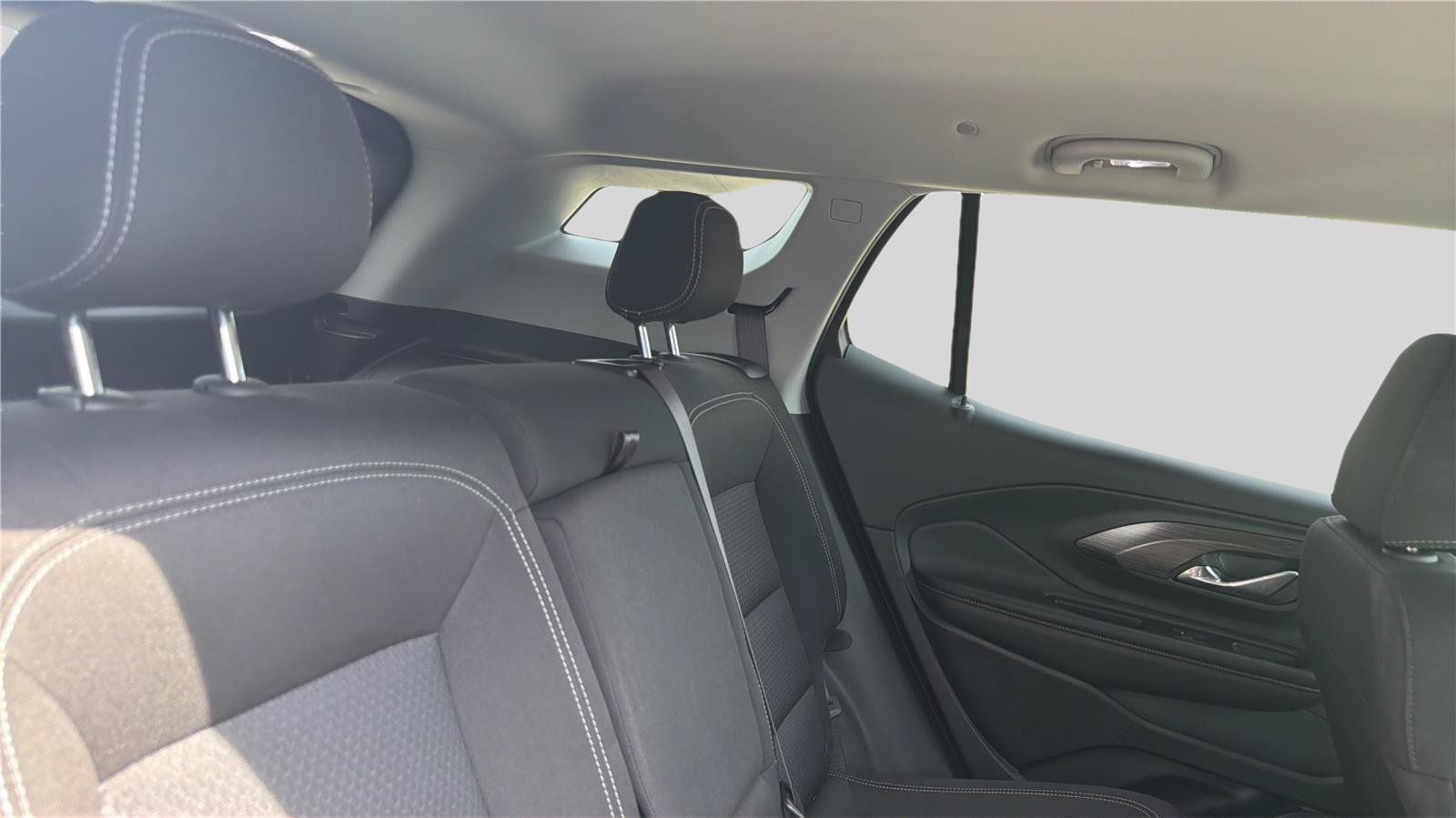 Used 2024 GMC Terrain SLE w/ Driver Convenience Package FWD image 21