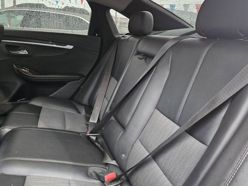 Used 2014 Chevrolet Impala LT w/ Convenience Package image 23