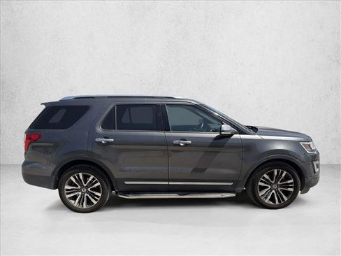 Used 2017 Ford Explorer Platinum AWD/4WD image 6