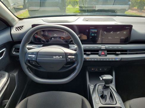New 2026 Kia K4 FWD image 17
