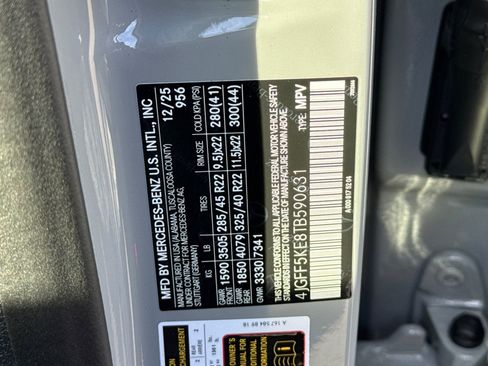 New 2026 Mercedes-Benz GLS 450 4MATIC image 38