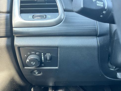 Used 2021 Jeep Grand Cherokee Laredo X AWD/4WD image 17