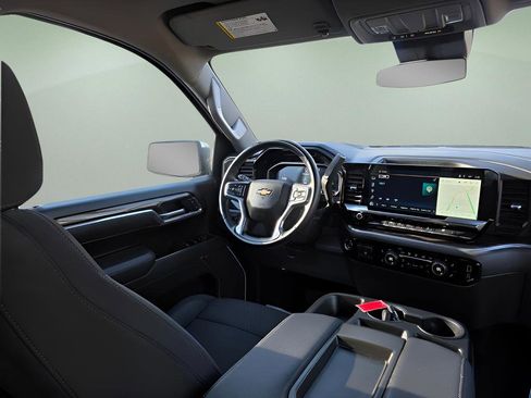Used 2025 Chevrolet Silverado 1500 LT AWD/4WD image 9