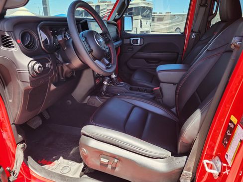 Used 2024 Jeep Wrangler Unlimited Rubicon AWD/4WD image 15